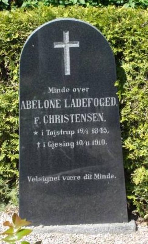 Abelone Ladefoged.jpg